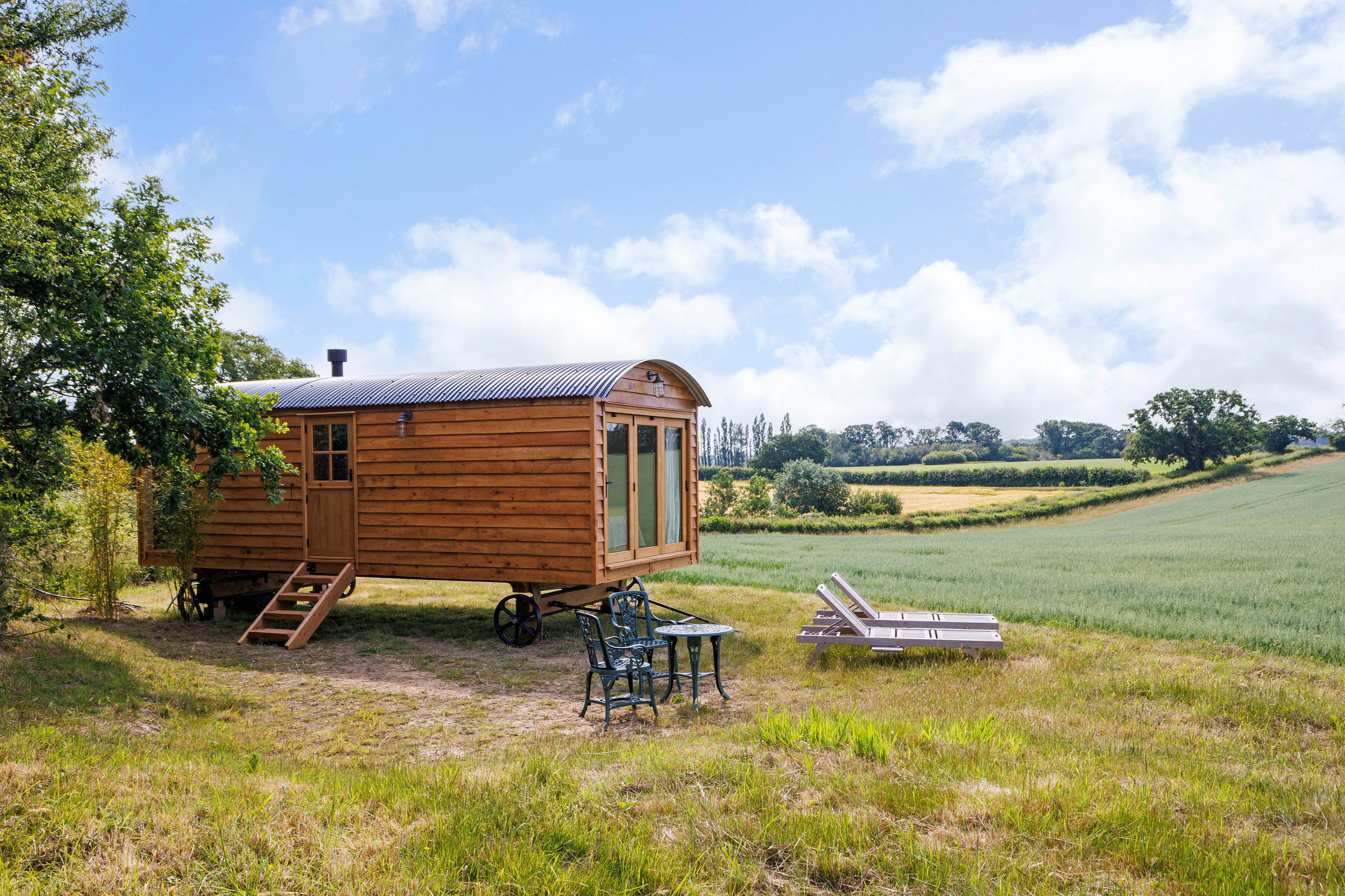 Pelsham hut with background landscape